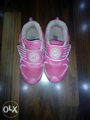 Pink bata shoes for 3-4 years girls.