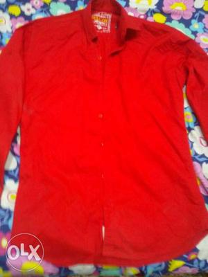 Red V-neck Long-sleeved Shirt