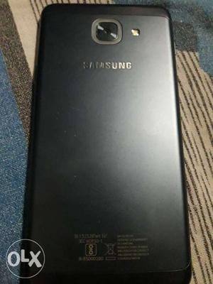 Samsung j7 max in neet condition..scratch less