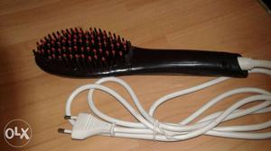 This is the only 2month old hair straightner brush.