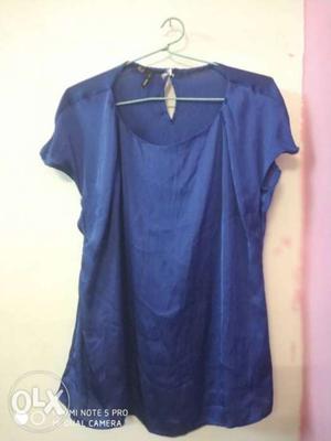 Top in royal blue colour with a silk material Nd