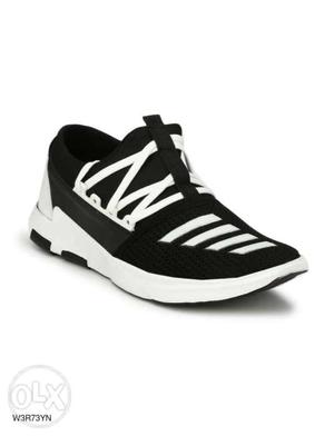 Unpaired Black And White Nike High-top Sneaker 70% Off