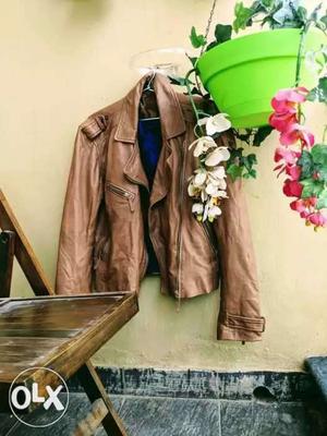 Women's brown leather jacket, size: medium, good