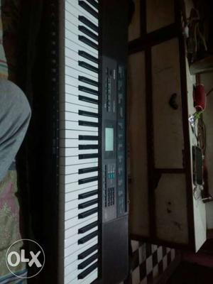Black And White Electronic Keyboard Ctk  with carger and