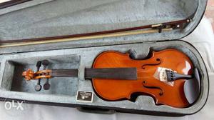 Granada 4/4 Violin Superb condition Just 6 mths old
