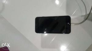 IPhone 7 black 32gb Phone and accessories in mint