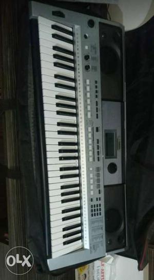 YAMAHA PSR i455 for sale at great price 1 and half yr old