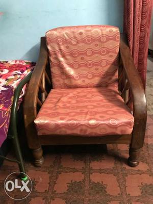 3*2 chair for sale dilshad colony contact me on
