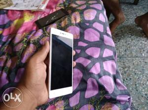 6 month used geonee phone in a good condition