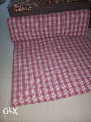 Cotton mattress in very good condition size 4 X 6