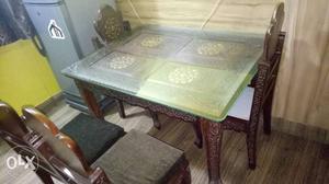 Dining table for sale four chair best condision