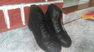 Hunter black shoes size:- 41 no. .