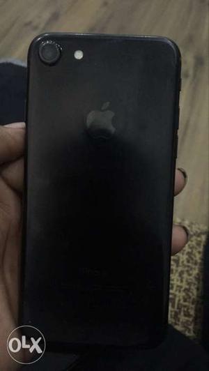 I want to sell i iphone gb jet black with