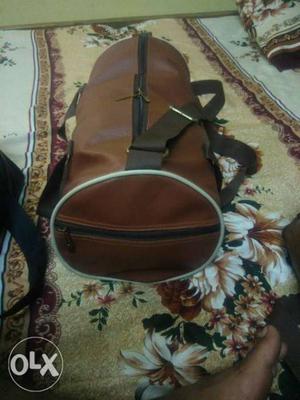Leather gym bag in Brown colour