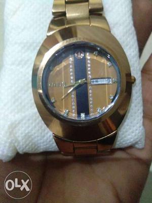 Rado wrist watch to sell urgent