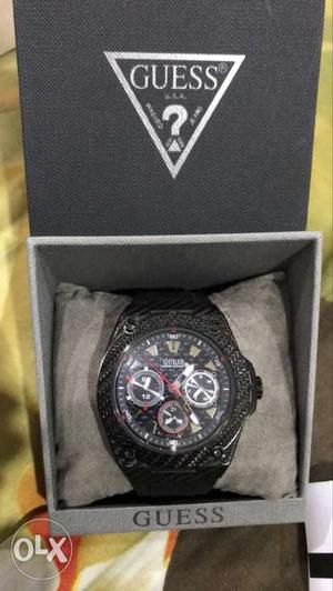 Round Black Chronograp Watch