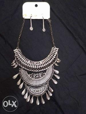 Silver-colored Necklace With Pair Of Earrings