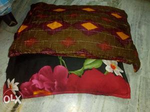 3 pillows,2side pillows with cover