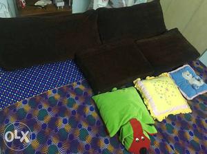 7 cushions 4 brown ( inch and 