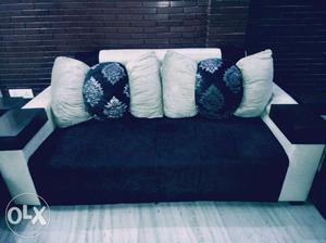 A complete Sofa Set,price negotiable