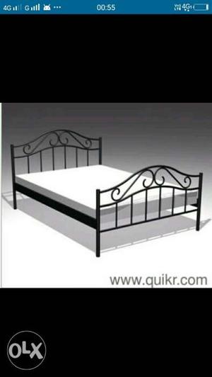 Black metal queen size Cot own manufacturing
