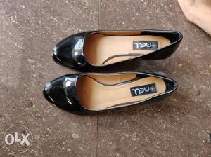 Branded heels, black colour, size 40, unused