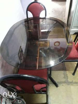 Daining table with 4 chairs (price nagitable)