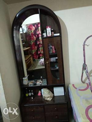 Dressing Table, almost new, in excellent
