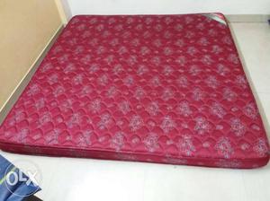 Kurlon king size mattress with 2 pillows