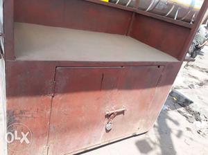 Nasta counter (teble) in good condition at lowest