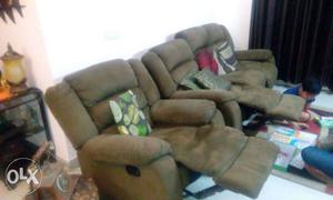 Recliner sofa + 1 recliner chair in excellent
