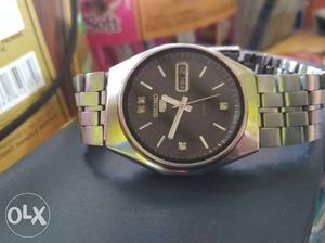 Seiko5, automatic. and good condition, all ss