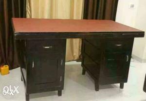 Sisam wooden office table in good condition