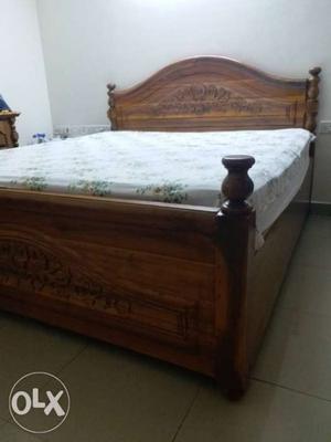 Solid wood king size bed with storage