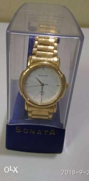 Sonata Golden Wrist Watch