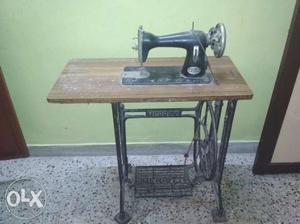 Tailoring machine/sewing machine good working