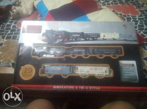 Very gud condition unused train set for kids