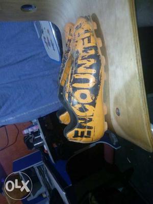 Yellow And Black Snowboard With Bindings