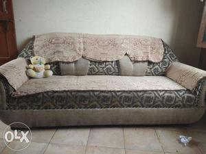 5 Seater Sofa Set Look New For Sale
