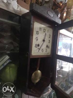 Antique clock winding 8days working condition
