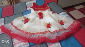 It is a beautiful frock for 2to 3 years old baby