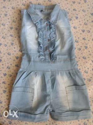 Jumpsuit for 2 to 3 year girl... This is brand new