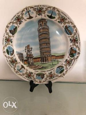 Leaning tower of pisa, in a plate, collectibles