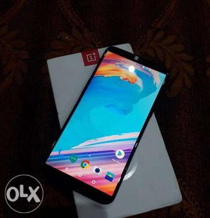 OnePlus 5t refubished phone available 128GB