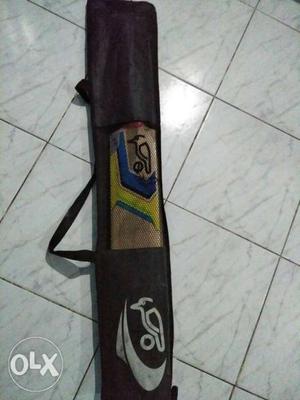 This bat is kashmir willow. weight is about 900