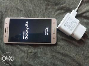 Very good working SAMSUNG J5(6) Mobile. Gold