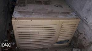 3.5 year used ac in a good condition 1 month Only service