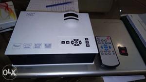 Hd projector 2 days old only with 16 gb mamory