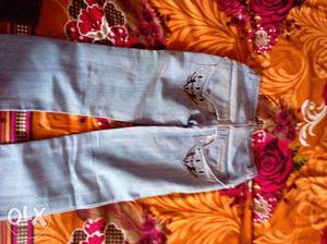 One pair jeans only 200rs