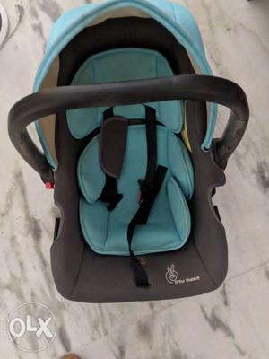 R for rabbit carry cot and car seat for infants in really
